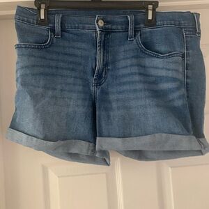 Old Navy mid rise cuffed shorts